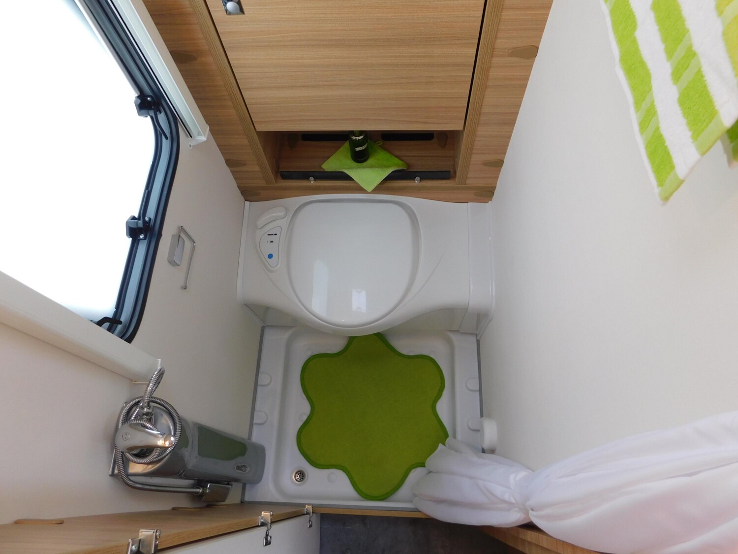 Dethleffs Camper 530 FSK Dachklima,Autark,ATC,Duo-Control - Bild 17