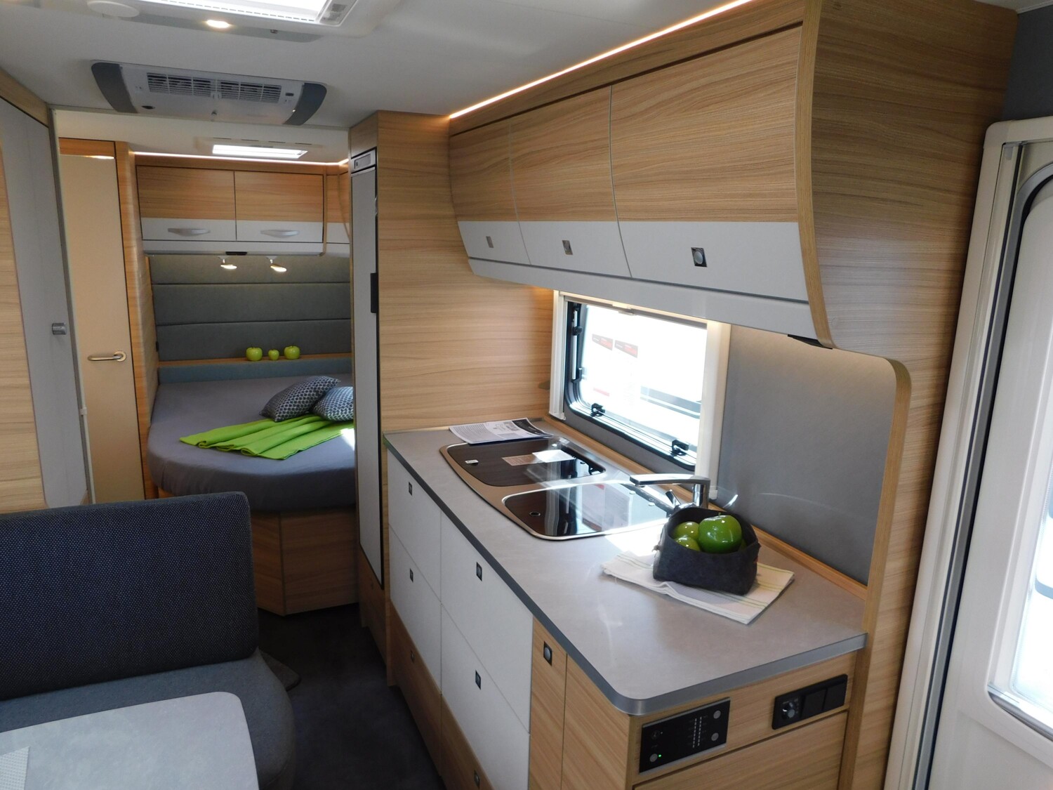 Dethleffs Camper 530 FSK Dachklima,Autark,ATC,Duo-Control - Bild 8