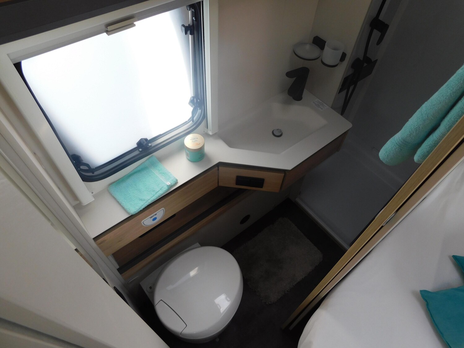 Dethleffs Camper 530 FSK Toilette alternativ, Combi6E, ATC - Bild 13