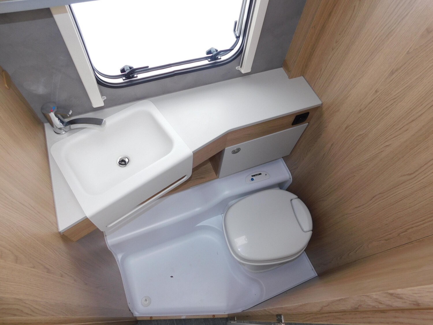 Dethleffs Aero 530 KR up Mover+Klima+WiGo-Rolli+DuoControl - Dethleffs Caravan 2023 - Bild 15 Dethleffs Aero 530 KR up Mover+Klima+WiGo-Rolli+DuoControl - Bild 15