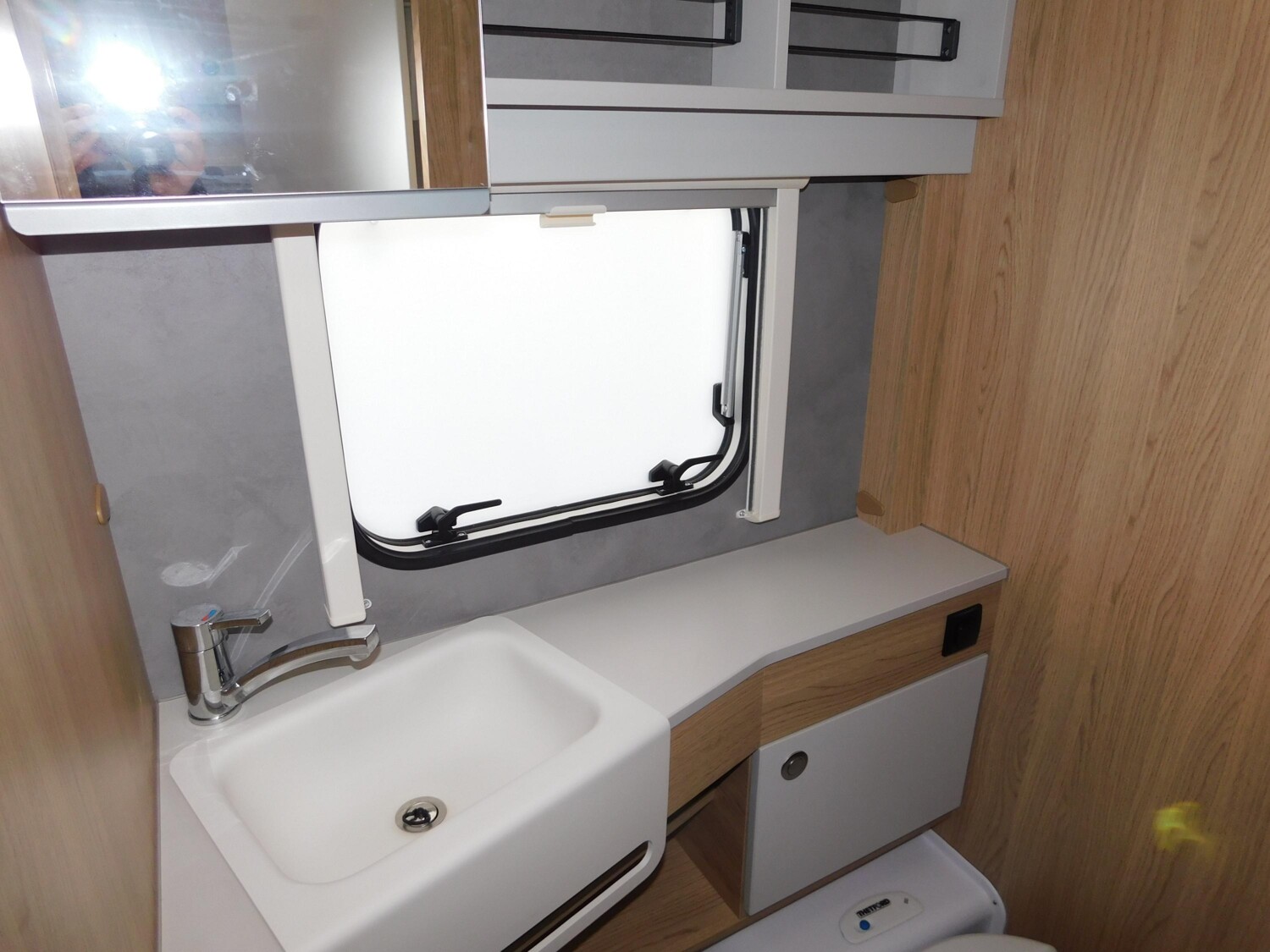 Dethleffs Aero 530 KR up Mover+Klima+WiGo-Rolli+DuoControl - Dethleffs Caravan 2023 - Bild 16 Dethleffs Aero 530 KR up Mover+Klima+WiGo-Rolli+DuoControl - Bild 16