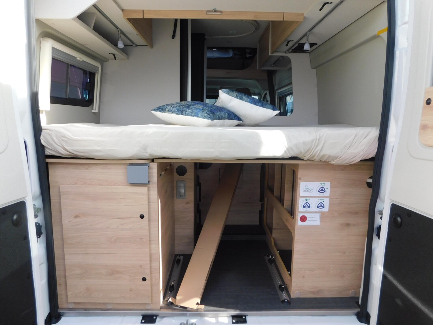 Dethleffs Globetrail 540 DR 95-Jahre-Paket + Schlafdach - Bild 17