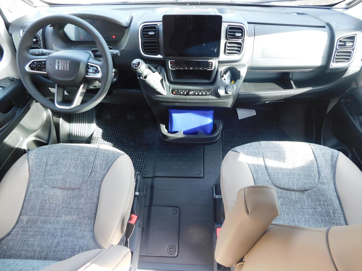 Dethleffs Globetrail 540 DR 95-Jahre-Paket + Schlafdach - Bild 18