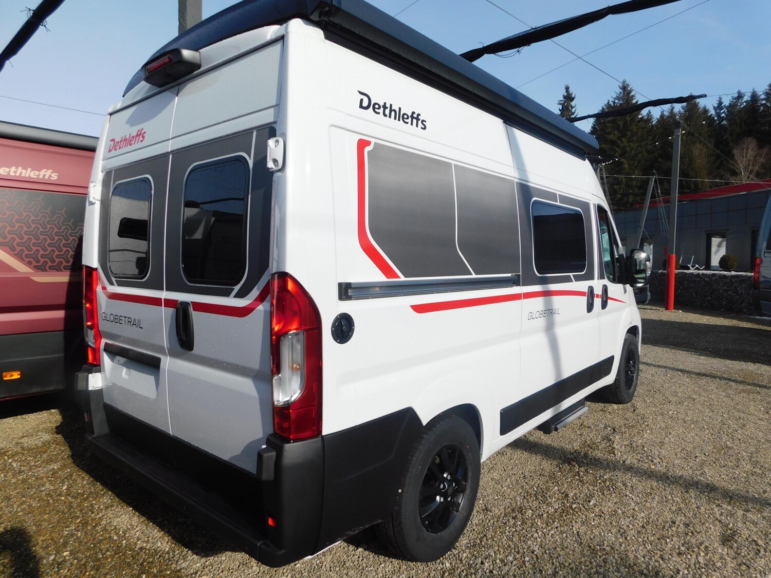 Dethleffs Globetrail 540 DR 95-Jahre-Paket + Schlafdach - Bild 5