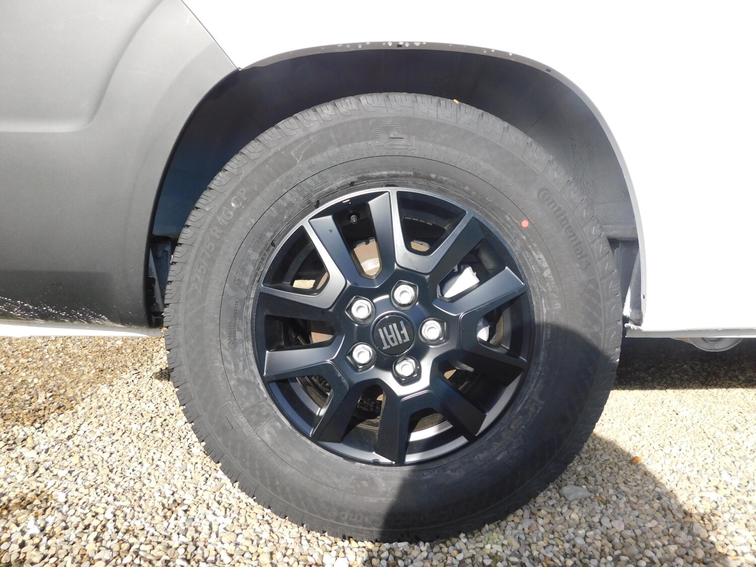 Dethleffs Globetrail 540 DR 95-Jahre-Paket + Schlafdach - Bild 6