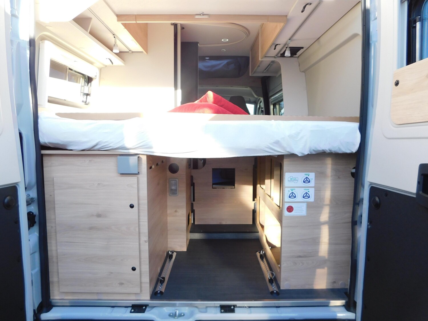 Dethleffs Globetrail 540 DR Fiat 95-Jahre-Paket + Combi6D - Bild 17