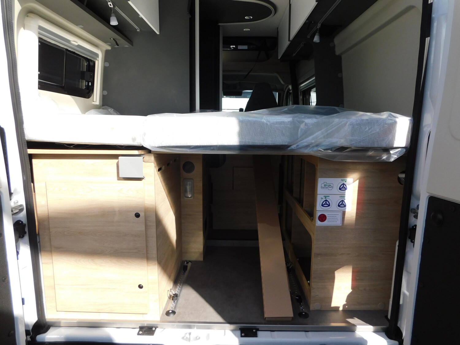 Dethleffs Globetrail 540 DR Fiat 95-Jahre-Paket+Schlafdach - Bild 6