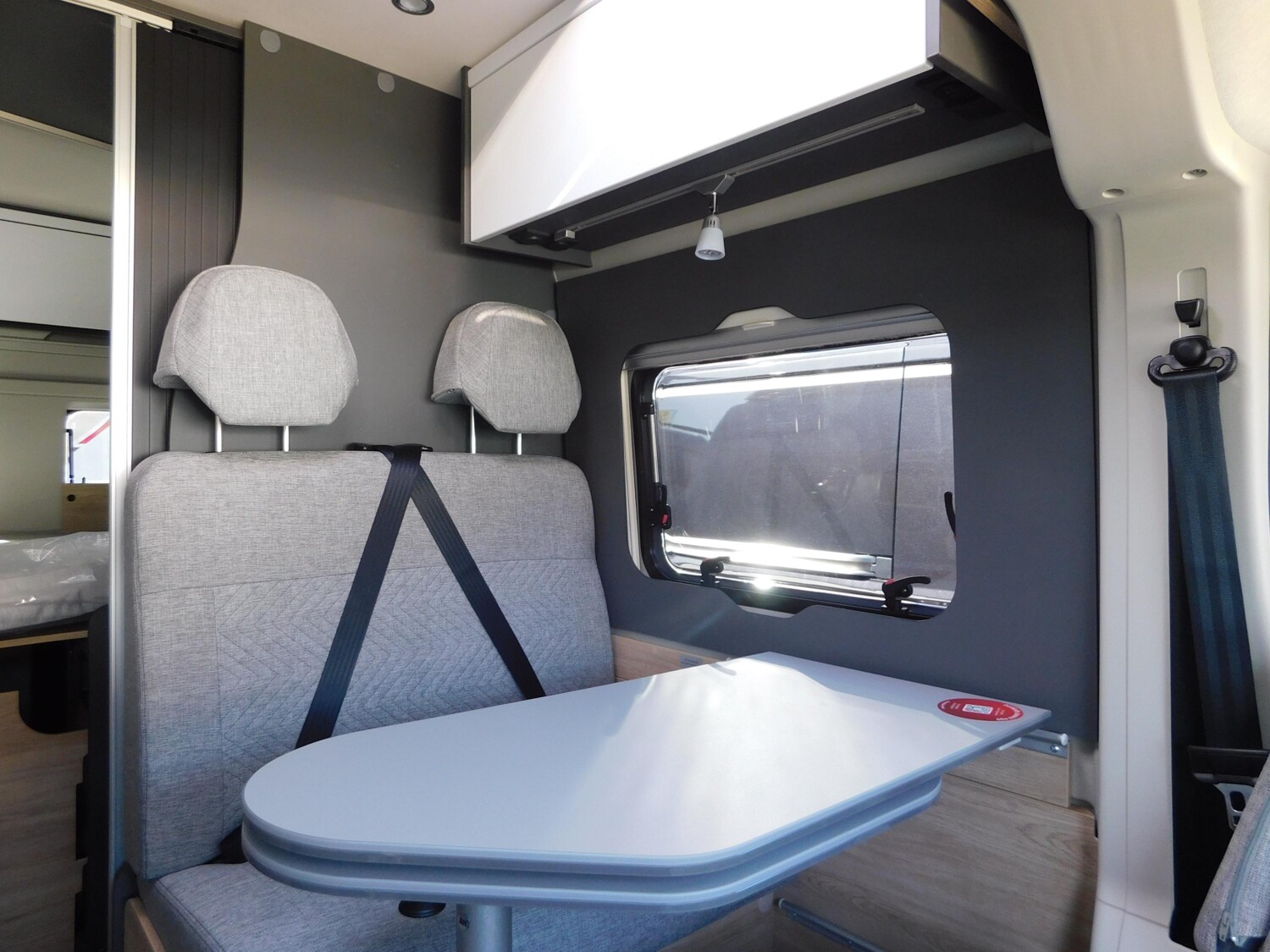 Dethleffs Globetrail 540 DR Fiat 95-Jahre-Paket+Schlafdach - Bild 8