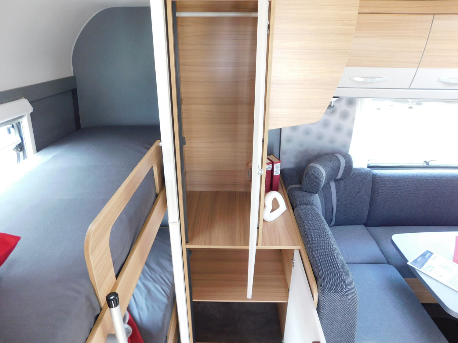 Dethleffs Camper 560 FMK Toilette alternativ, Combi 6E - Bild 34