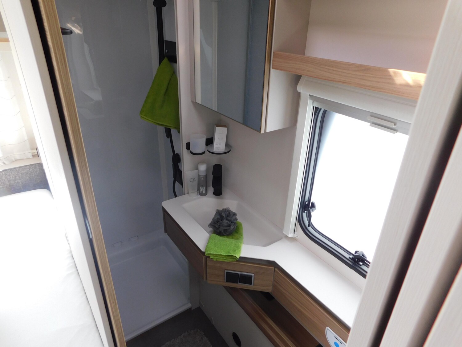 Dethleffs Nomad 560 FMK Toilette alternativ+Combi6E+ATC - Bild 12