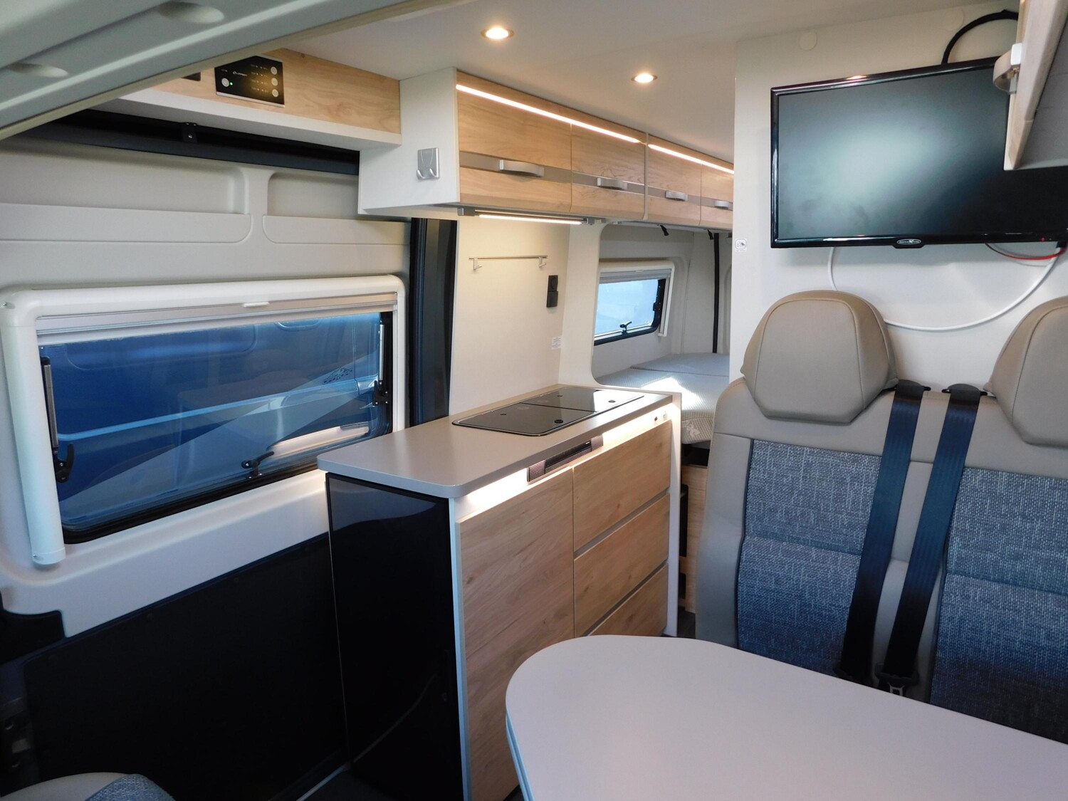 Dethleffs Globetrail 600 9G-Automatik, AHK, Navi+RFK, TV - Bild 11