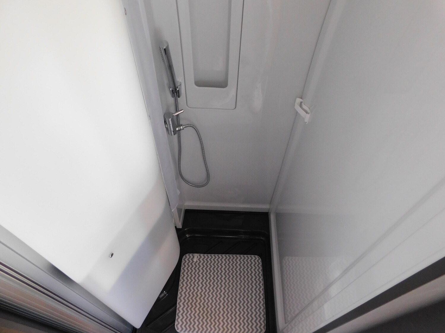 Dethleffs Globetrail 600 DS Combi6D+Schlafdach+Alle Pakete - Bild 12