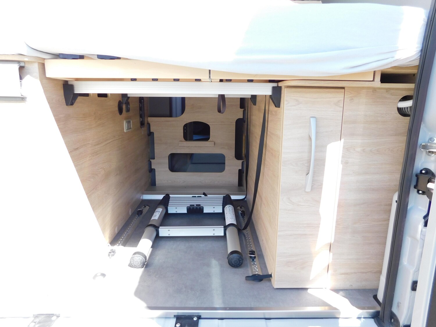 Dethleffs Globetrail 600 DS Combi6D+Schlafdach+Alle Pakete - Bild 16