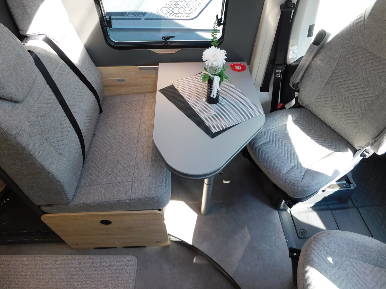 Dethleffs Globetrail 600 DS Ohne Aufstelldach, Combi 6DE - Bild 14