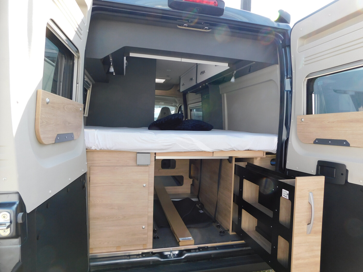 Dethleffs Globetrail 600 DS Ohne Aufstelldach, Combi 6DE - Bild 7