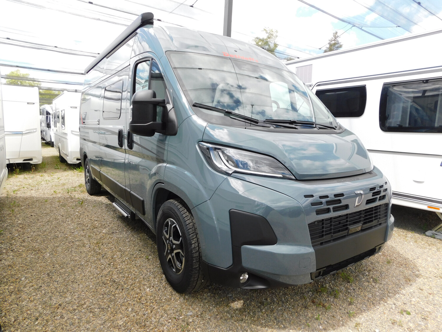 Dethleffs Globetrail 600 DS Ohne Aufstelldach, Combi 6DE