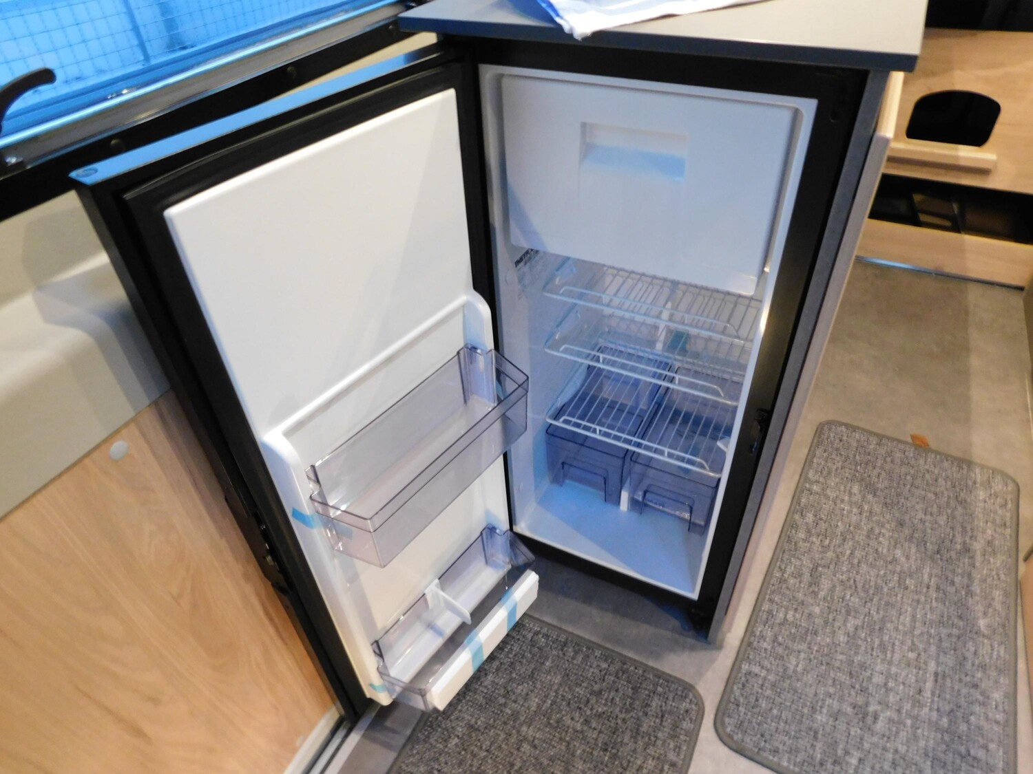 Dethleffs Globetrail Active 600 DS mit Schlafdach - Bild 12