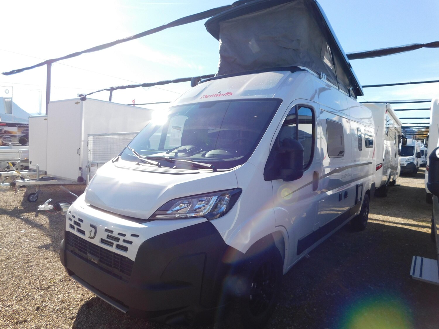 Dethleffs Globetrail Active 600 DS mit Schlafdach - Bild 2