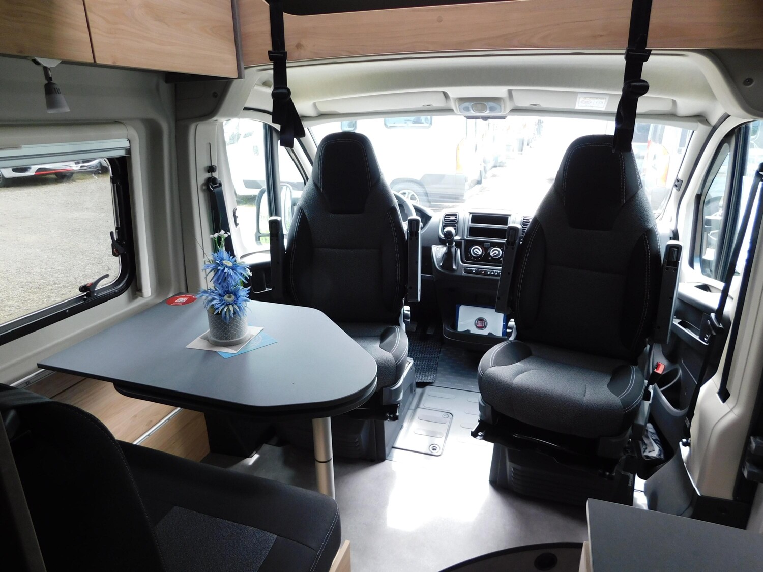 Dethleffs Globetrail Active 600 DS Automatik+Schlafdach - Bild 5