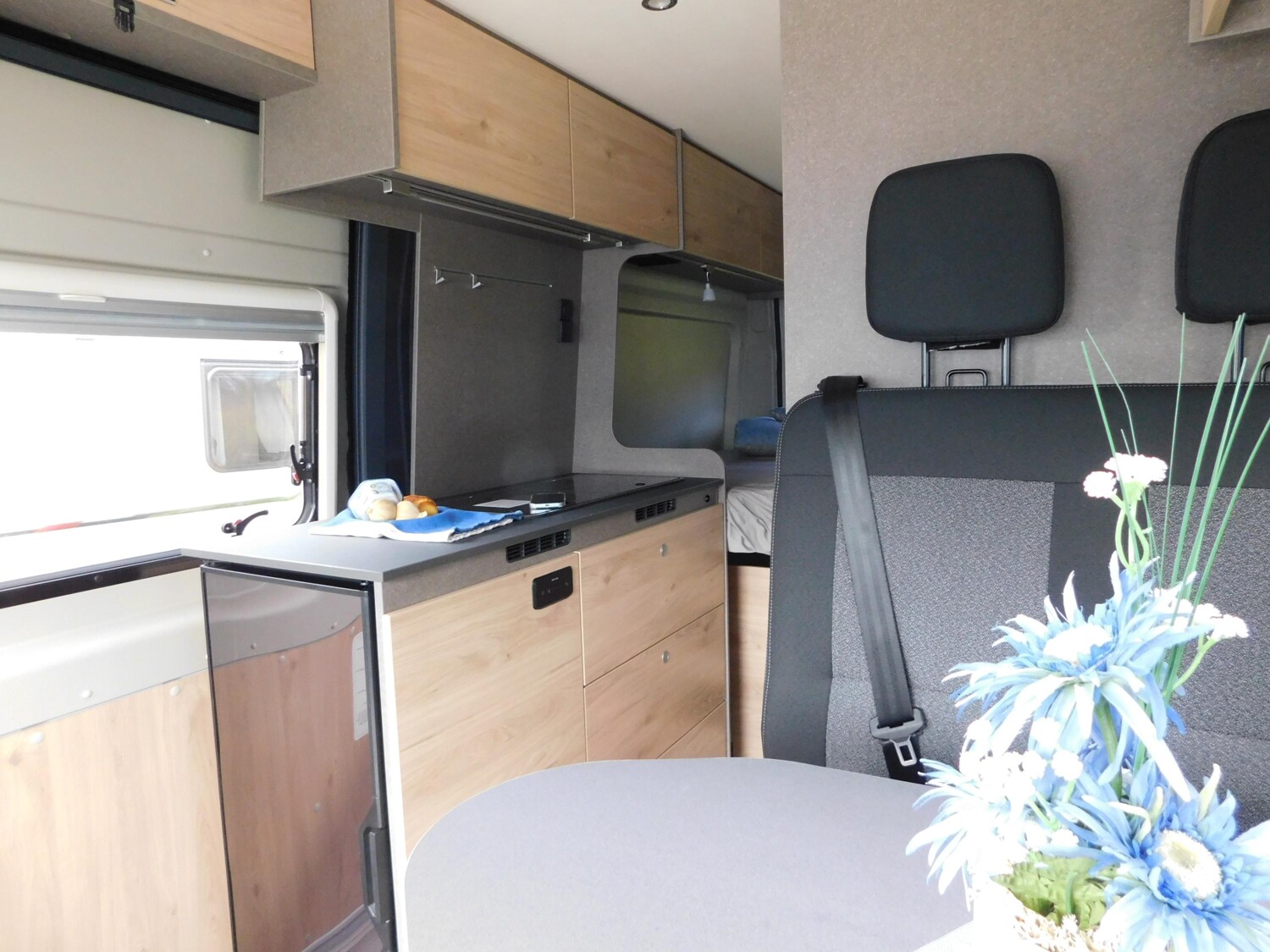 Dethleffs Globetrail Active 600 DS Automatik+Schlafdach - Bild 7