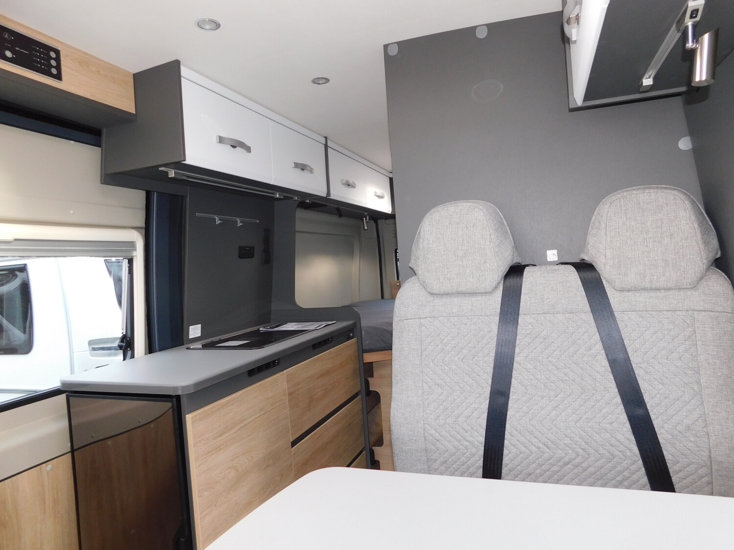Dethleffs Globetrail 600 DS Fiat Radio Navi+RFK, AHK, Markiese - Bild 7