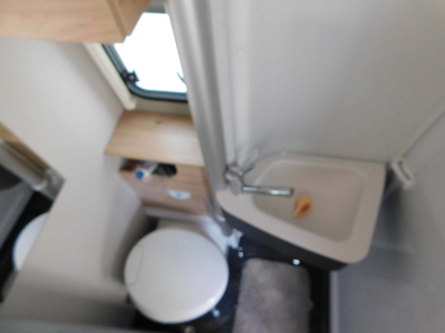 Dethleffs Globetrail 600 DS Fiat Digital-Pkt, Automatik - Bild 11