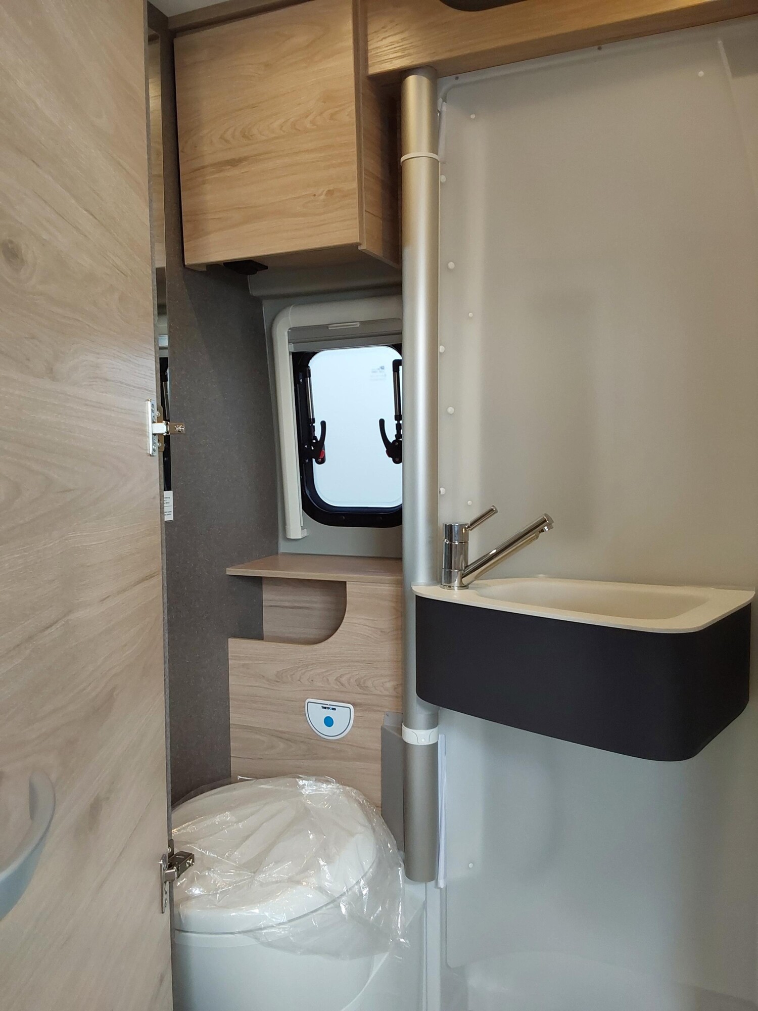 Dethleffs Globetrail Active 600 DS Fiat Schlafach+Markise - Bild 10