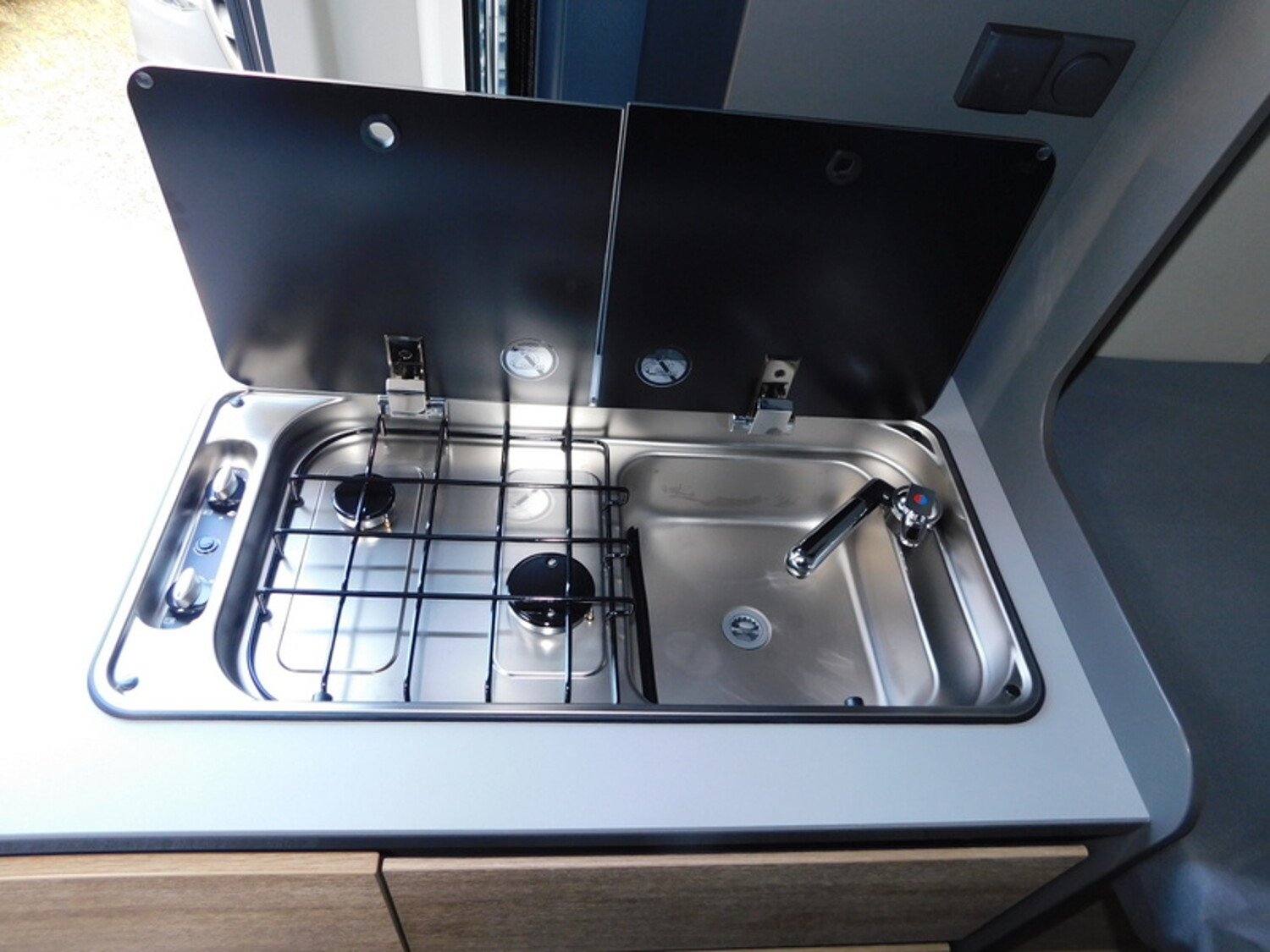 Dethleffs Globetrail 600 ER Fiat 8G-Automatik,Aufstelldach - Bild 10