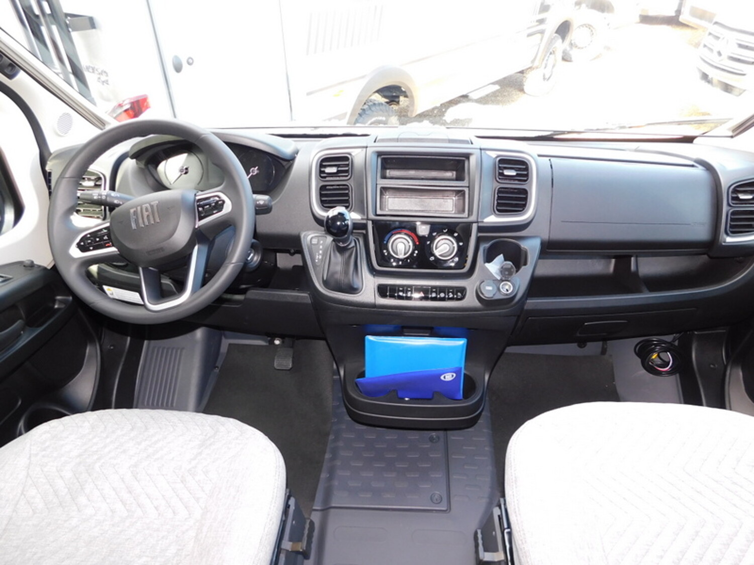 Dethleffs Globetrail 600 ER Fiat 8G-Automatik,Aufstelldach - Bild 5