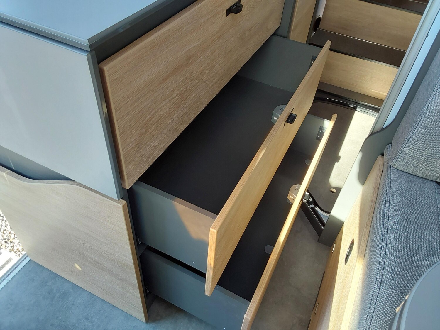 Dethleffs Globetrail 640 ER Fiat Raumbad, top Ausstattung - Bild 12