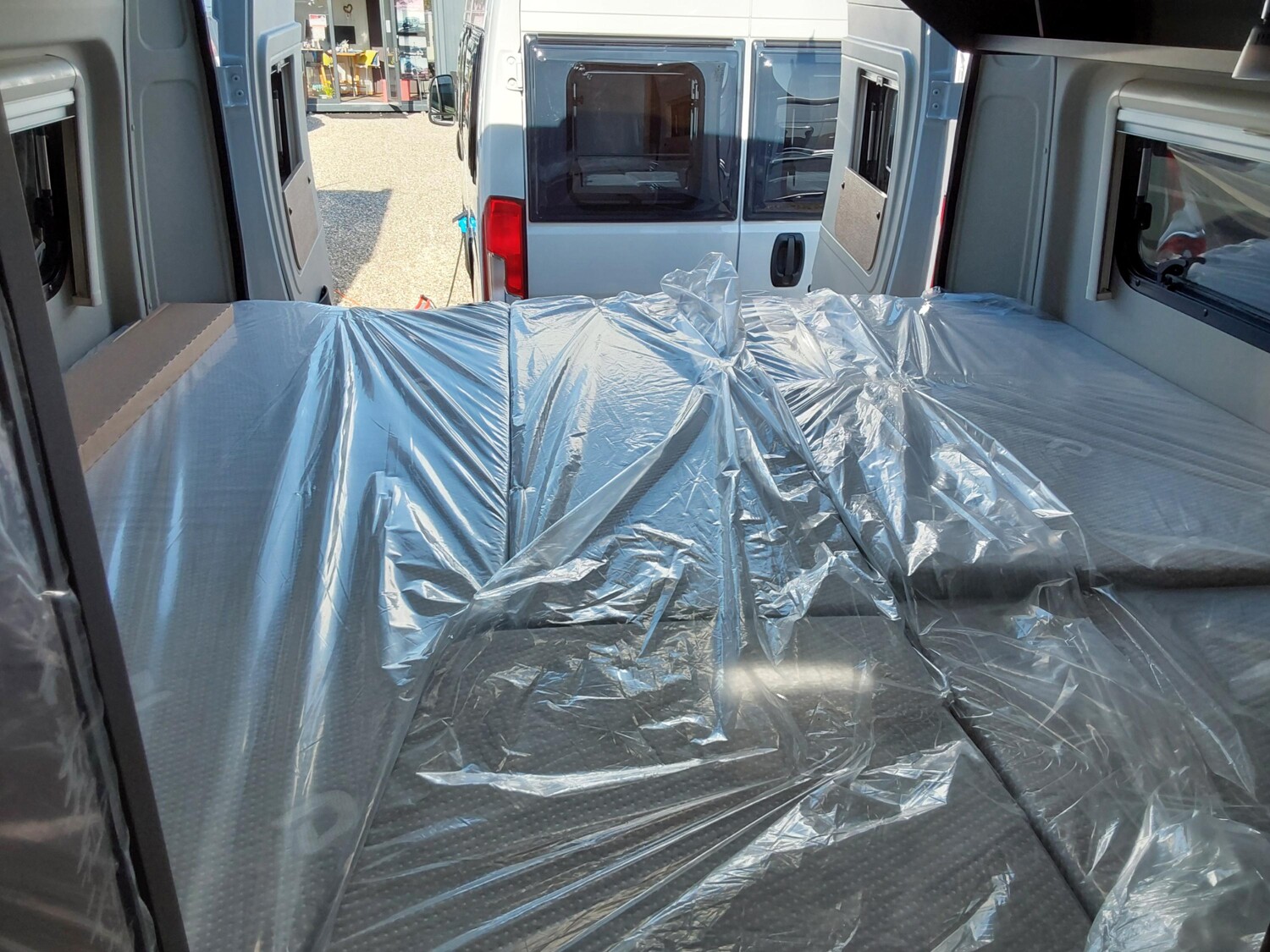 Dethleffs Globetrail 640 ER Fiat Raumbad, top Ausstattung - Bild 7