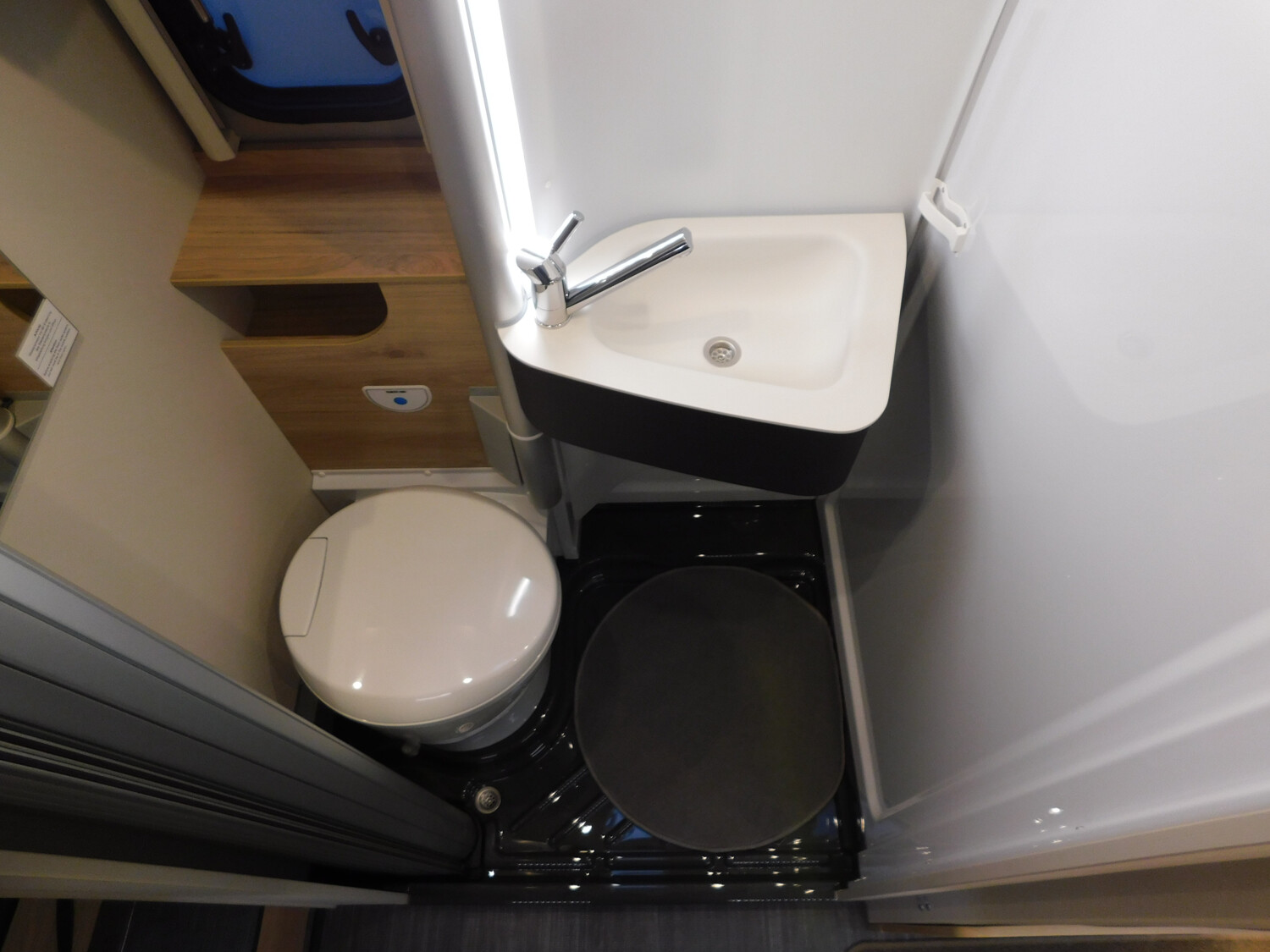 Dethleffs Globetrail 640 ES Combi 6D, AWT iso+beheizt - Bild 15