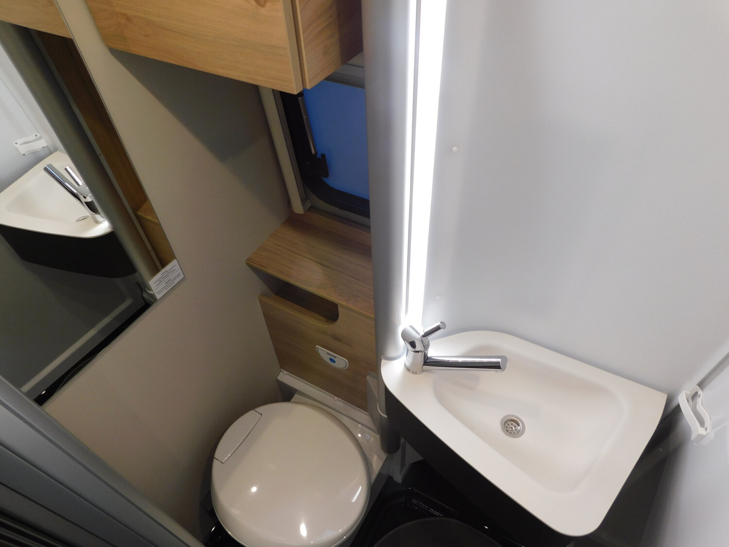 Dethleffs Globetrail 640 ES Combi 6D, AWT iso+beheizt - Bild 16