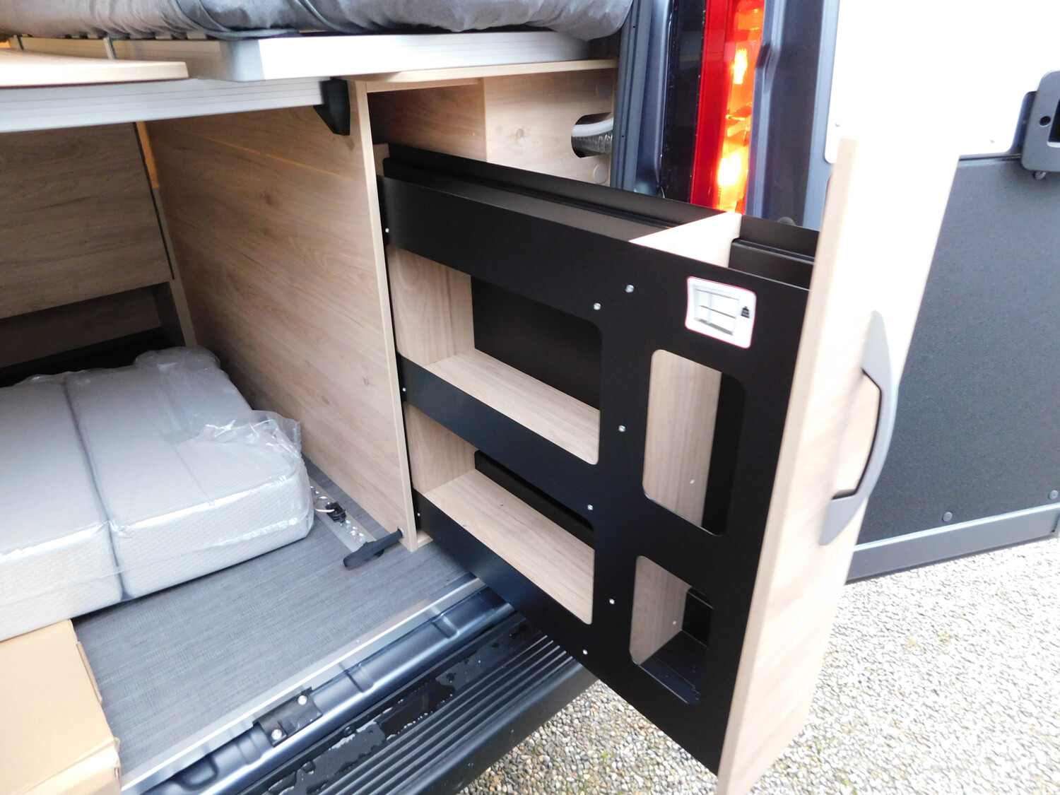 Dethleffs Globetrail 640 ES Combi 6D, AWT iso+beheizt - Bild 4