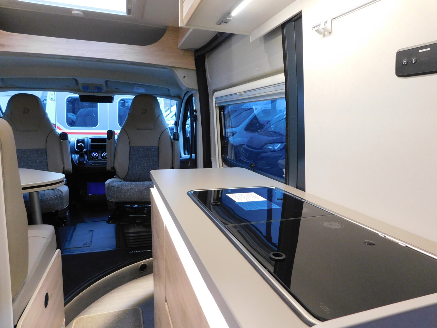 Dethleffs Globetrail 640 ES Combi 6D, AWT iso+beheizt - Bild 8