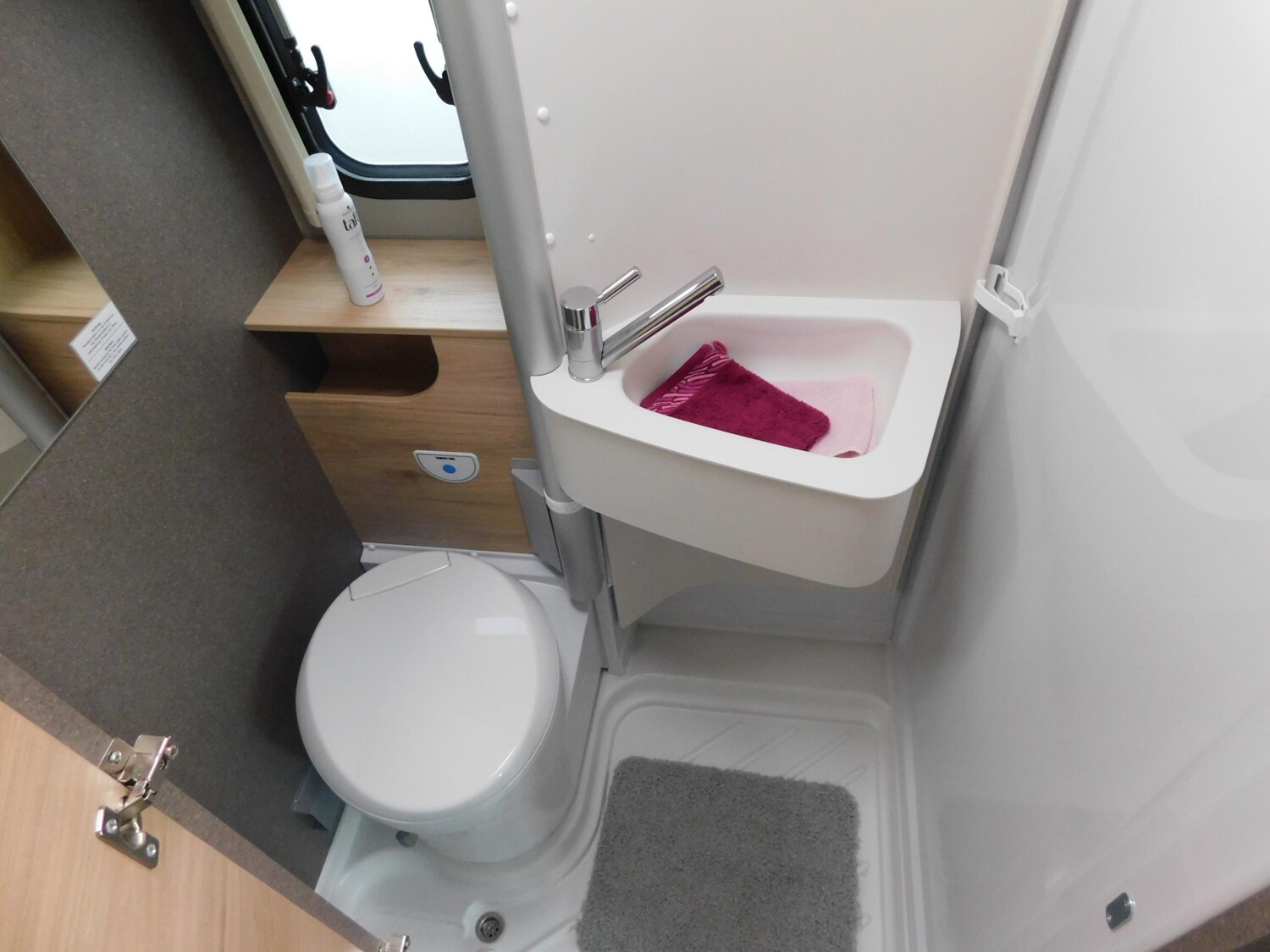 Dethleffs Globetrail Active 640 ES Navi+Kamera+Markise+AHK - Bild 15