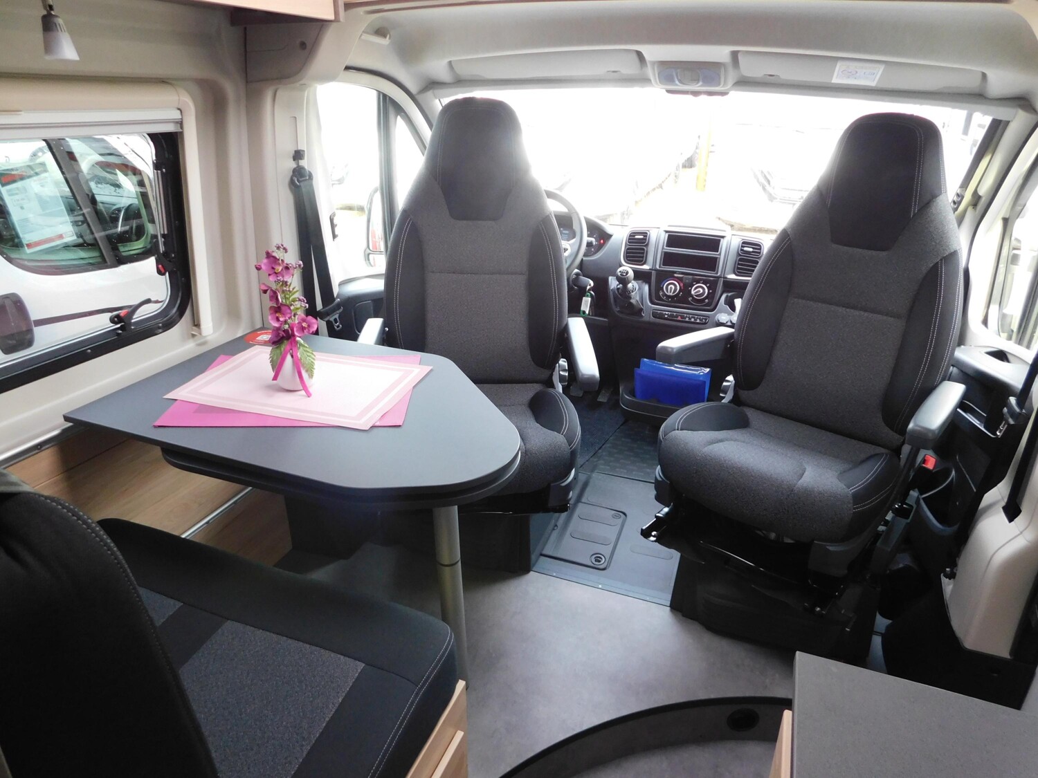 Dethleffs Globetrail Active 640 ES Navi+Kamera+Markise+AHK - Bild 5