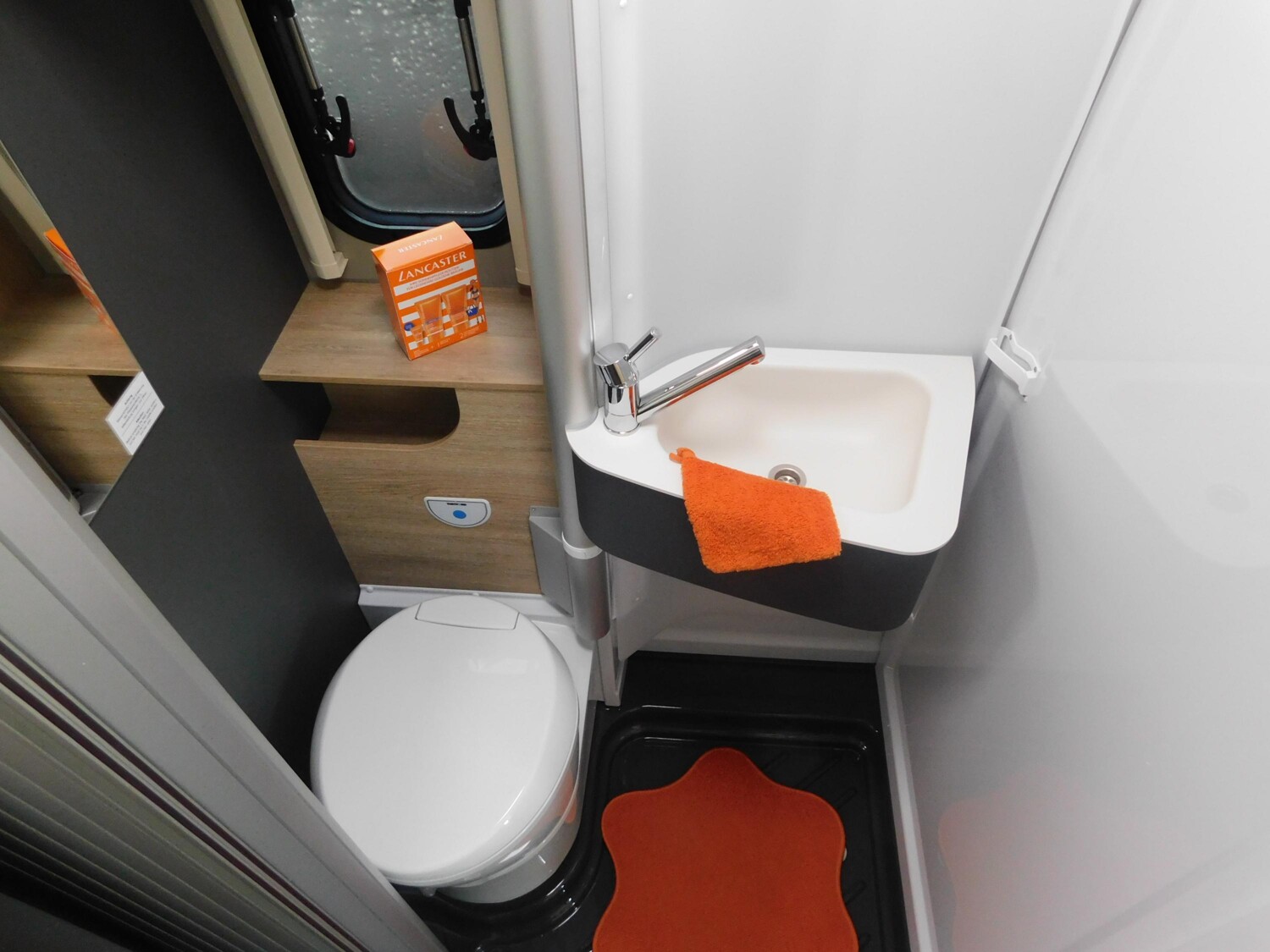 Dethleffs Globetrail 75K 640 ES 8G-Automatik, Combi 6DE - Bild 11