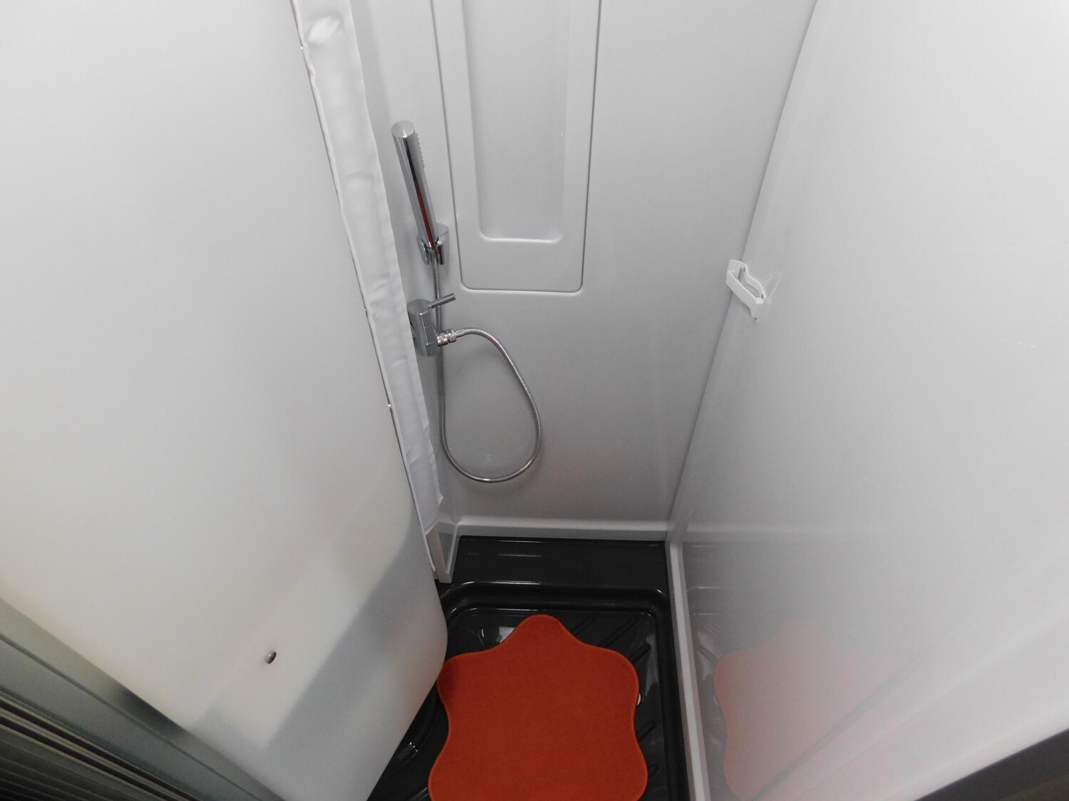 Dethleffs Globetrail 75K 640 ES 8G-Automatik, Combi 6DE - Bild 12