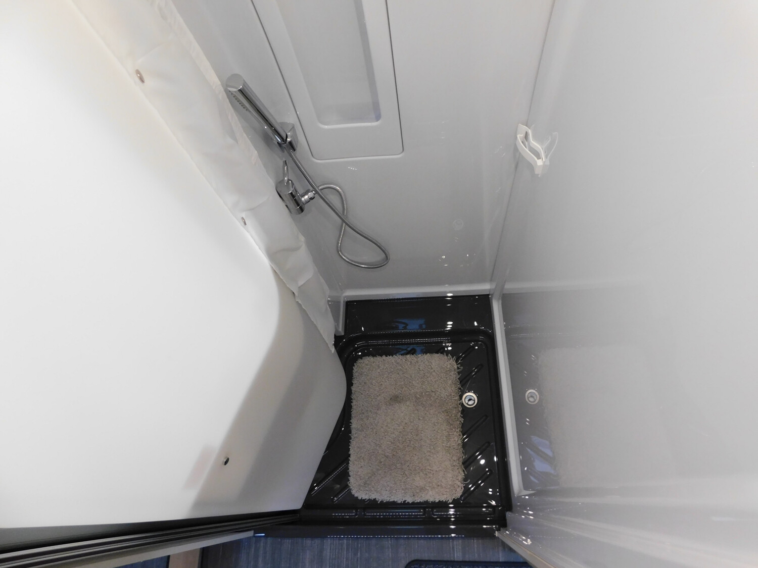 Dethleffs Globetrail Advantage 640 ES Fiat Skyroof,Combi6D - Bild 15
