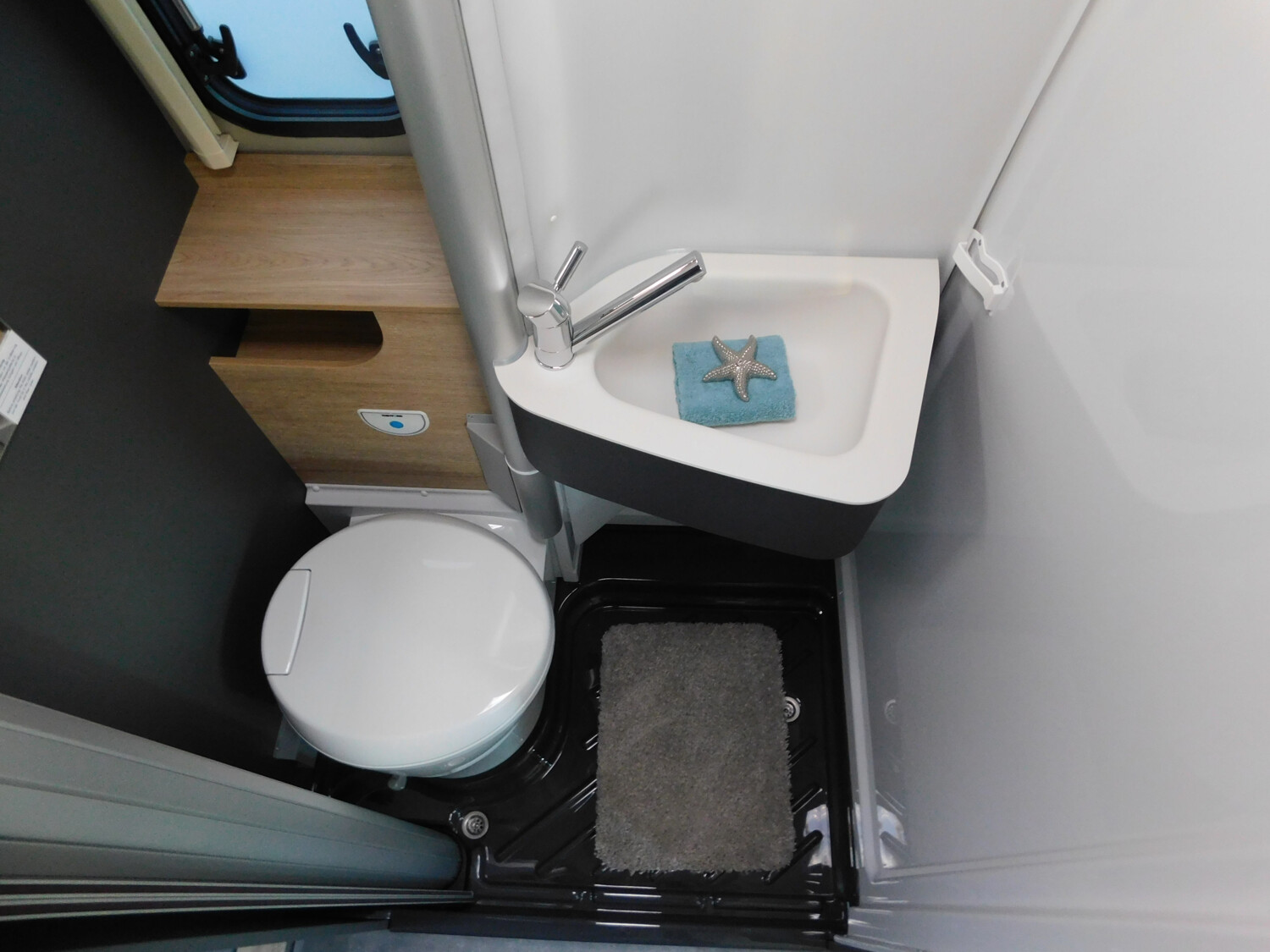 Dethleffs Globetrail 640 ES Fiat - Bild 16
