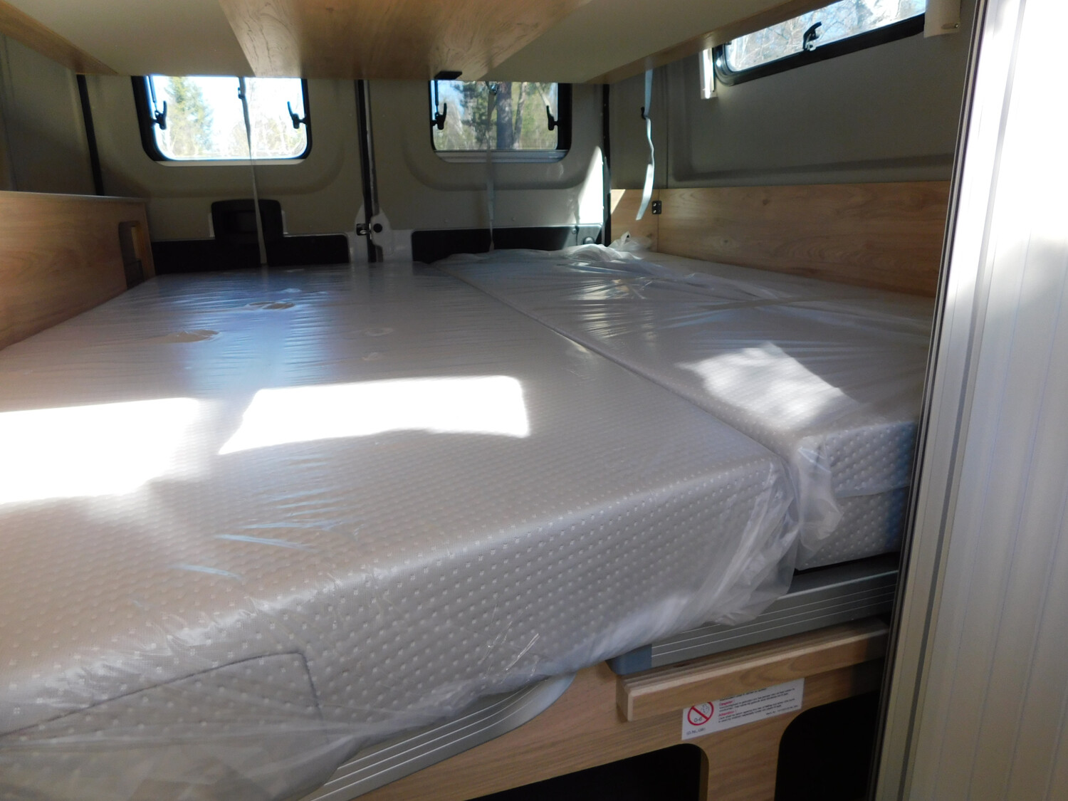 Dethleffs Globetrail 640 HR Digital-Paket, zus. Bett unten - Bild 15