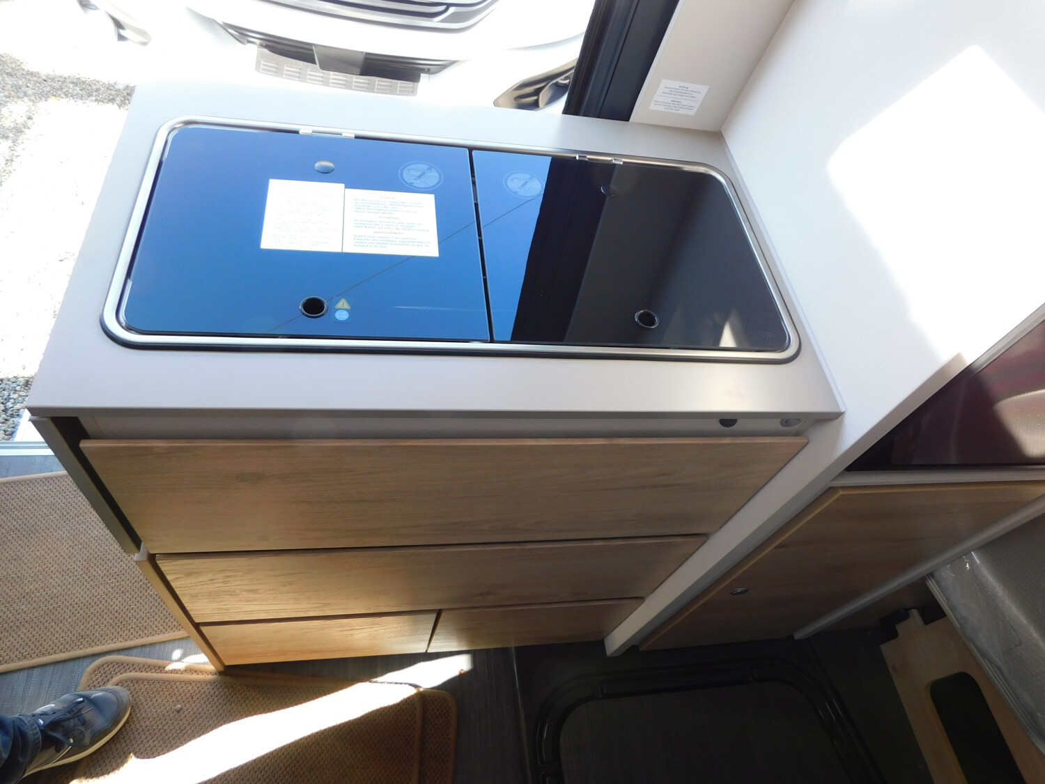 Dethleffs Globetrail 640 HR Digital-Paket, zus. Bett unten - Bild 8