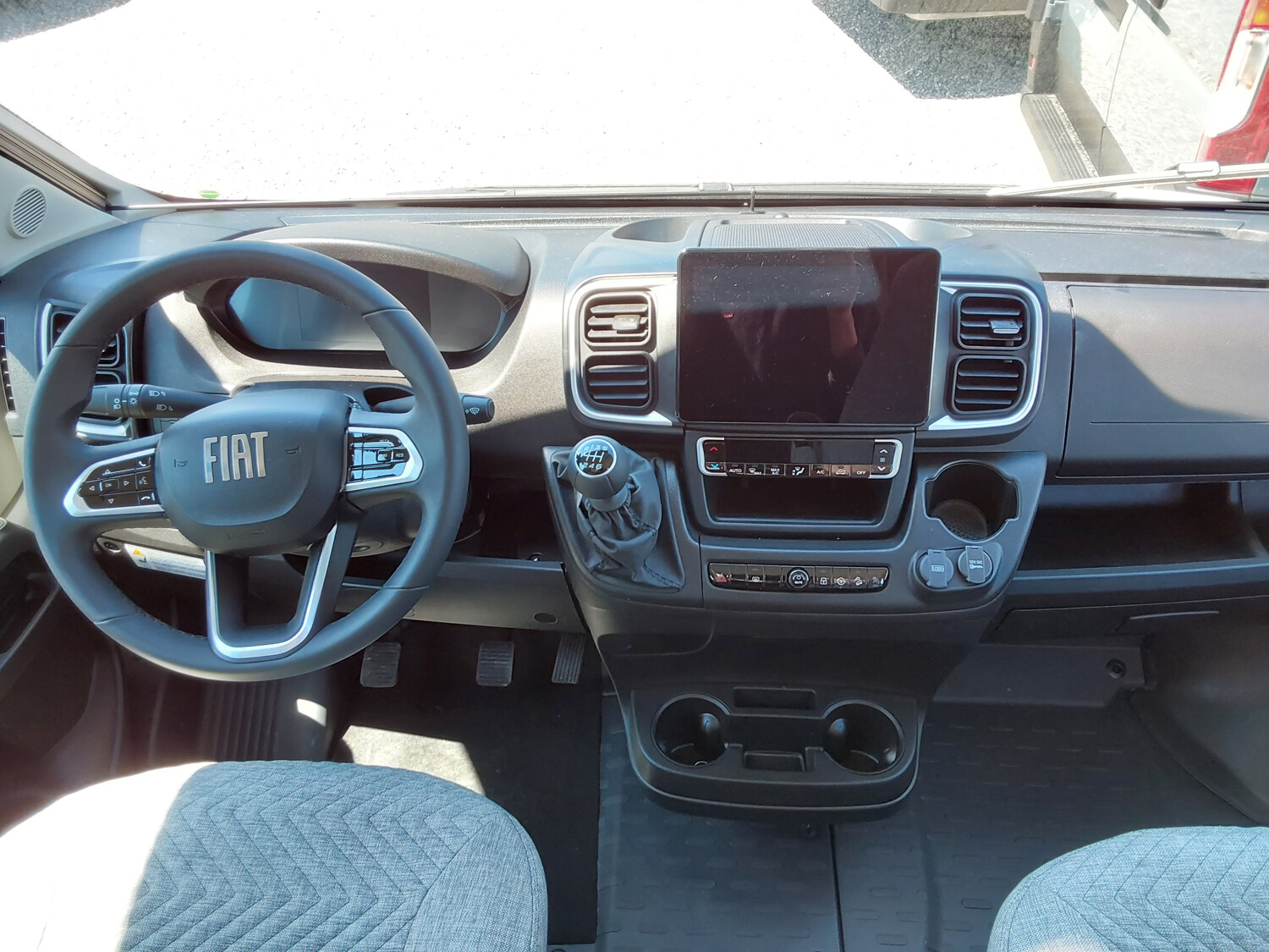 Dethleffs Globetrail 640 HR Fiat zusätzliches Bett, Navi - Bild 4