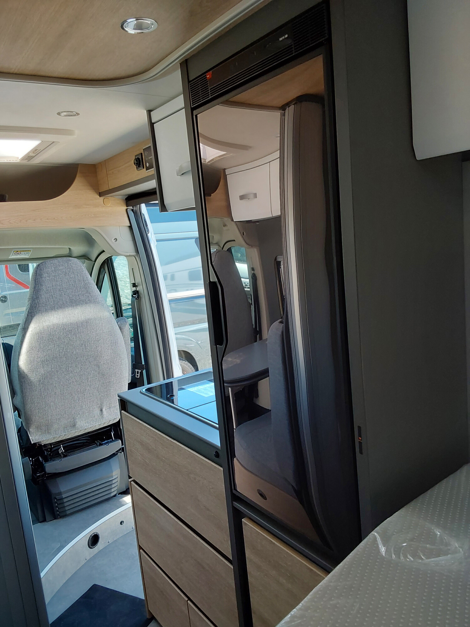 Dethleffs Globetrail 640 HR Fiat zusätzliches Bett, Navi - Bild 7
