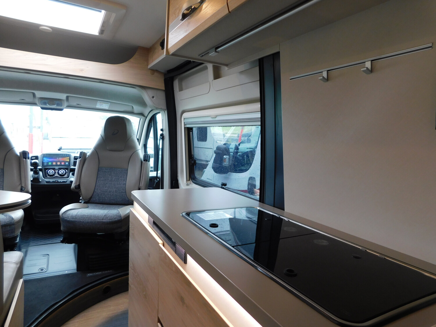 Dethleffs Globetrail 640 S Automatik+90Jahrepkt+Schwenkbad - Bild 10