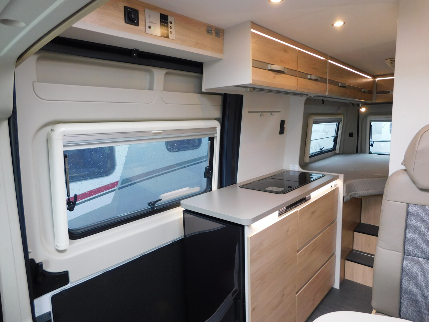 Dethleffs Globetrail 640 S Automatik+90Jahrepkt+Schwenkbad - Bild 9