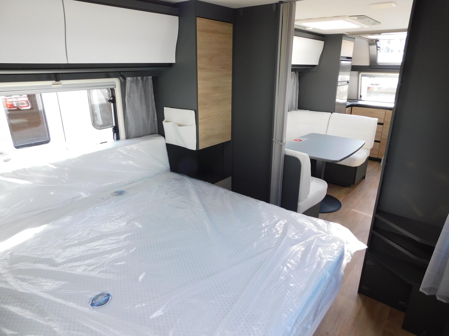 Dethleffs Beduin Scandinavia 690 BQT Winterpaket + TV-Lift - Bild 11