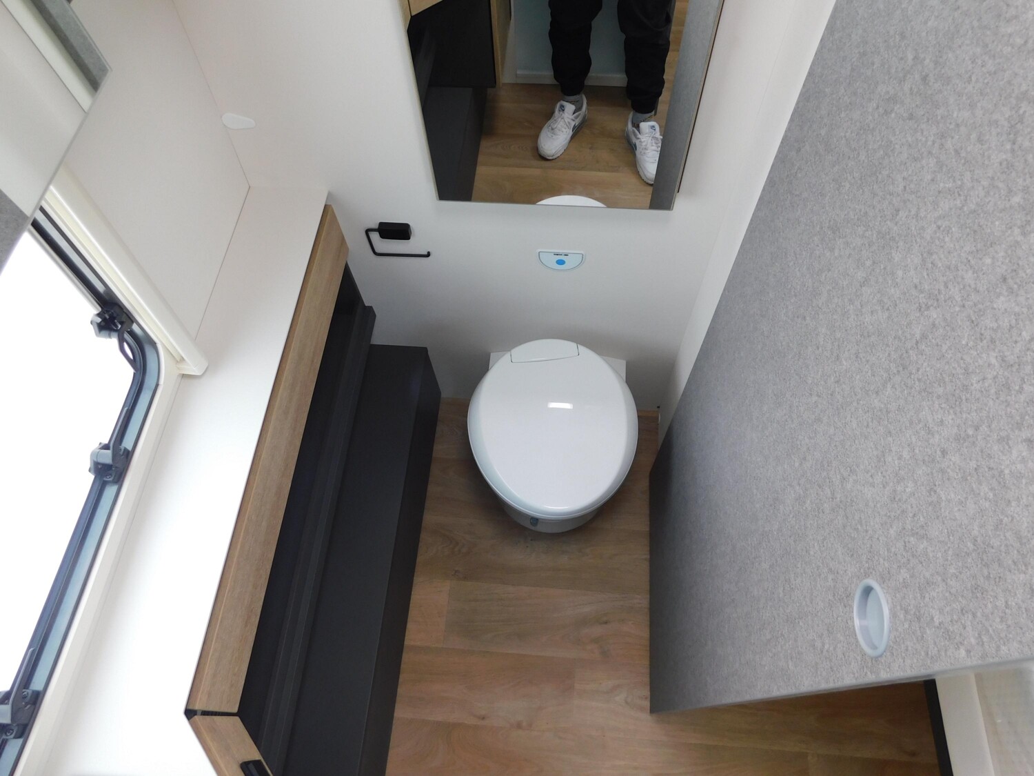 Dethleffs Beduin Scandinavia 690 BQT Winterpaket + TV-Lift - Bild 12