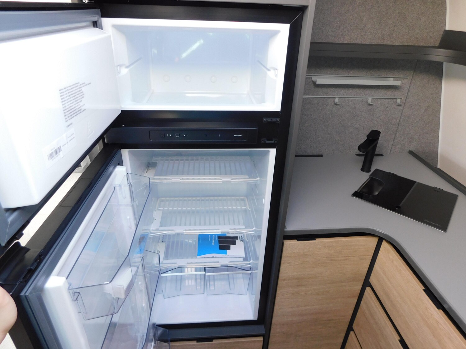 Dethleffs Beduin Scandinavia 690 BQT Winterpaket + TV-Lift - Bild 14